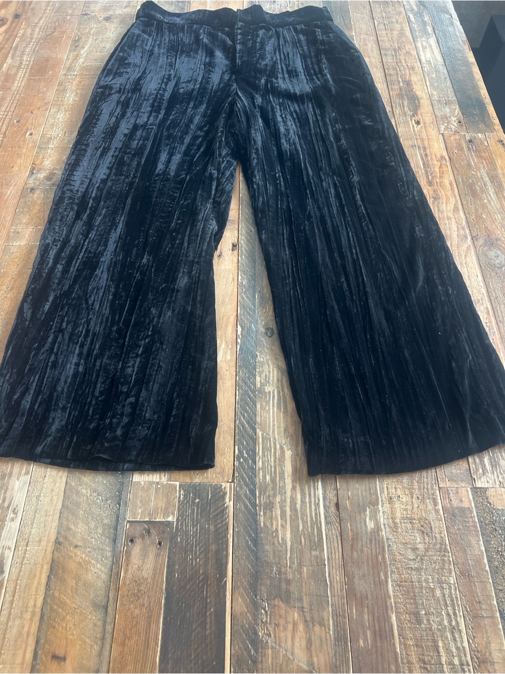 Zara Black Crushed Velvet Cropped Wide-Leg Pants